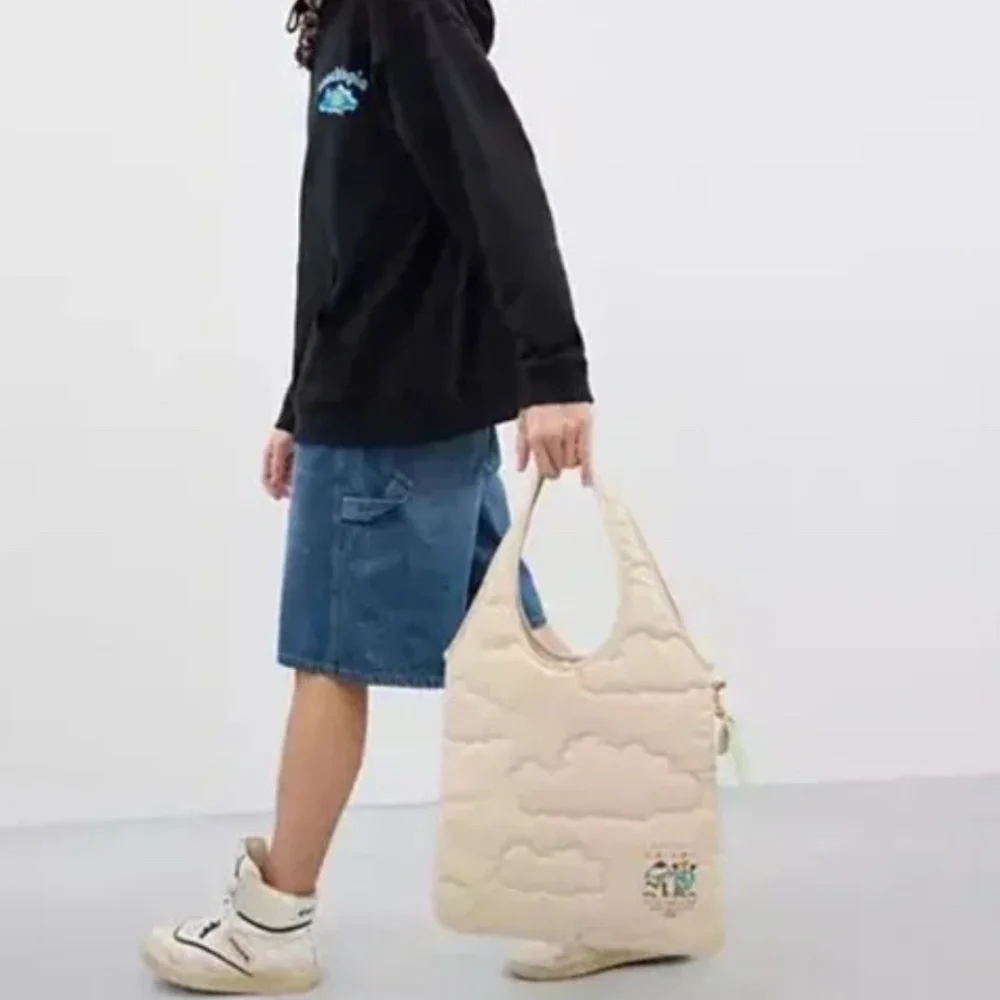 Authentic Coach white cloud quilting - Picture 4 of 4